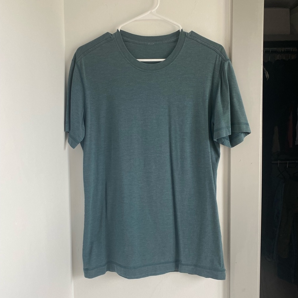 Men’s lululemon T-shirt